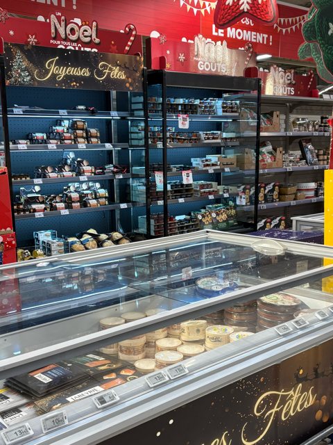 Vitrine surgelés CAGIFRAIS, opération fêtes de fin d'année