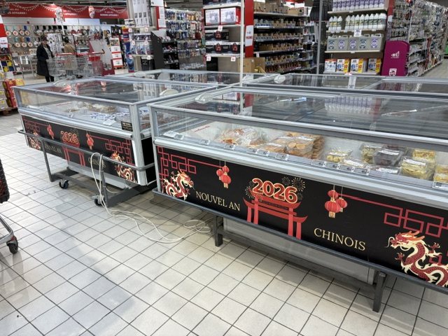 Îlots de congélation CAGIFRAIS habillés pour le Nouvel An chinois 2026 en grande surface